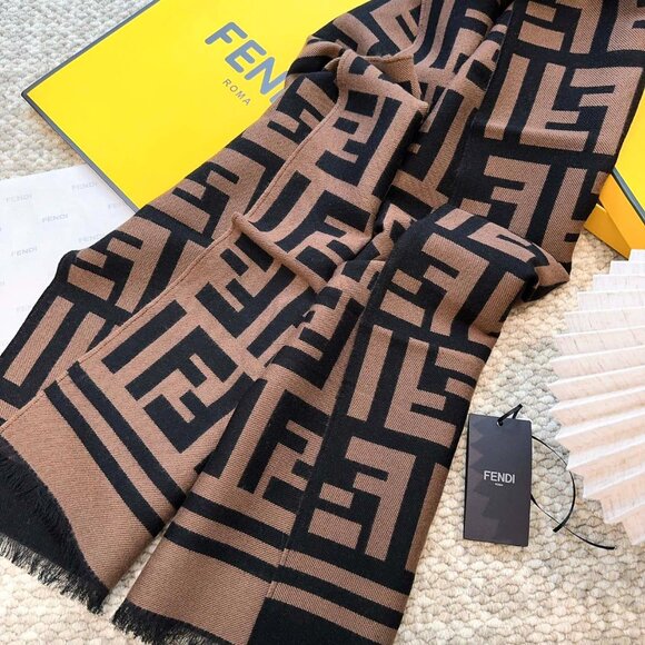 Fendi Chic Neck Accessory - Picture 2 of 8